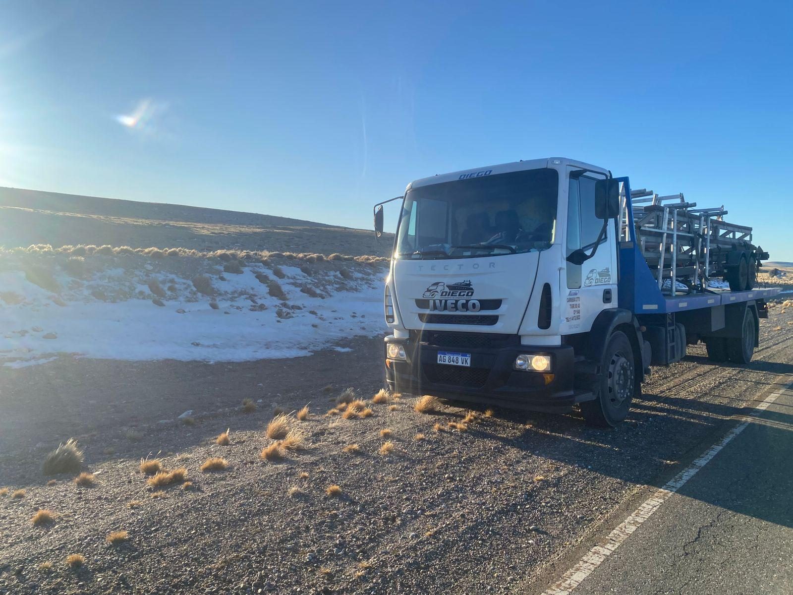 Iveco en una ruta patagónica con nieve